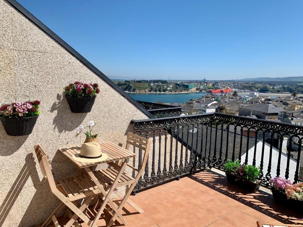 Moderno Piso Con La Mejor Terraza De Ribadeo Y Vistas Maravillosas Eksteriør billede