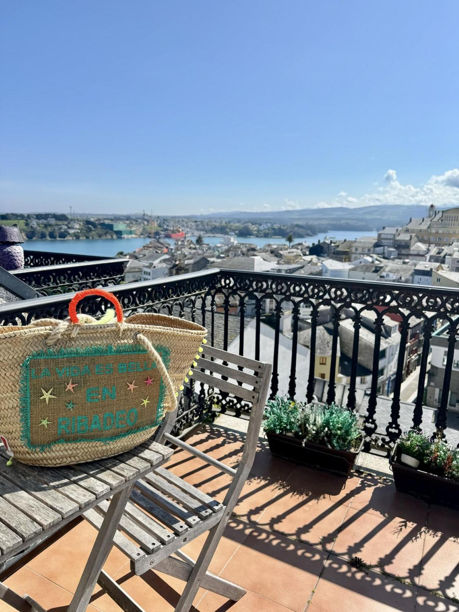 Moderno Piso Con La Mejor Terraza De Ribadeo Y Vistas Maravillosas Eksteriør billede